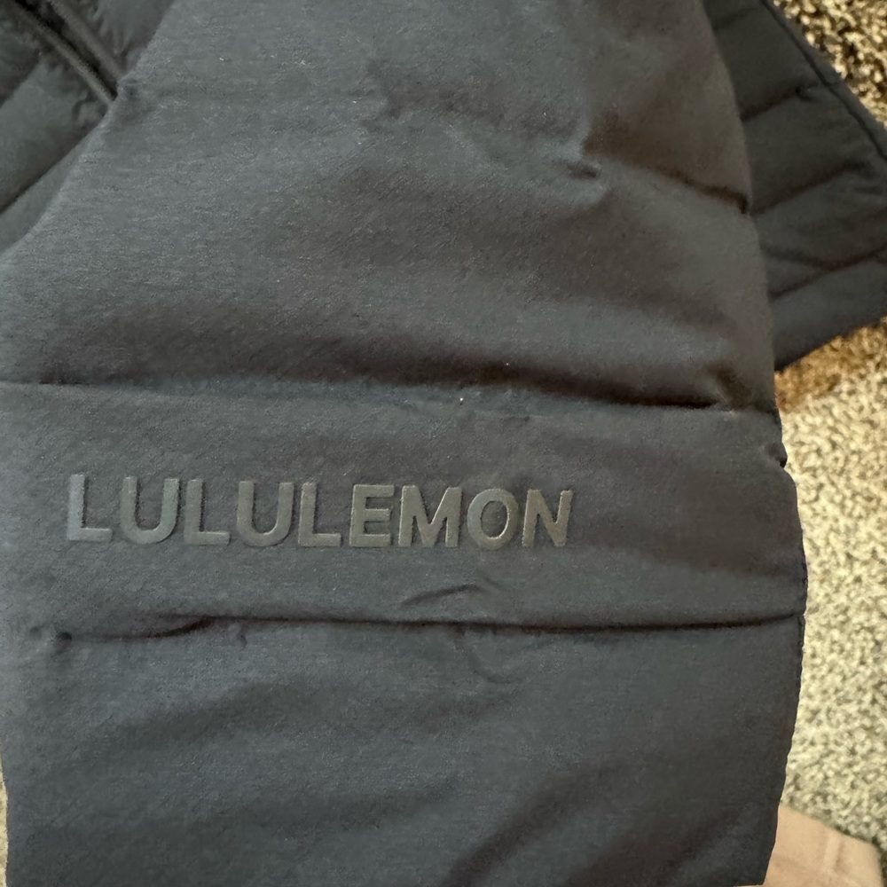 lululemon athletica Charcoal Puffer Jacket - Picture 2 of 3